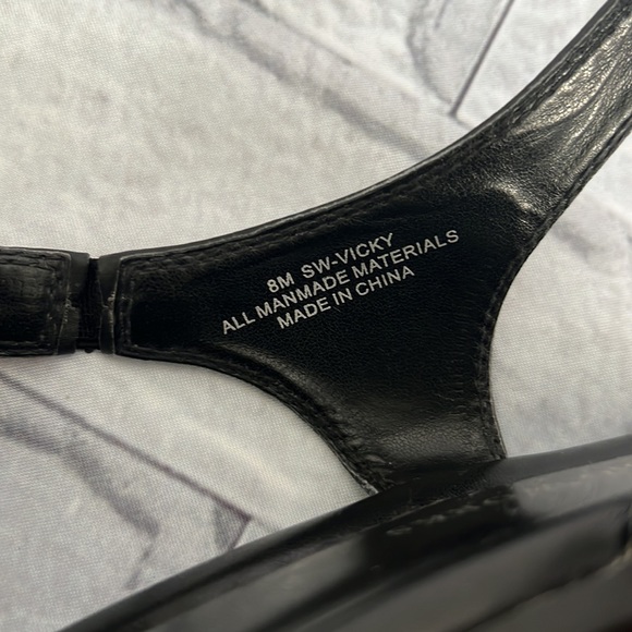 Studio Works black wedge strappy sandals size 8M - Picture 9 of 9